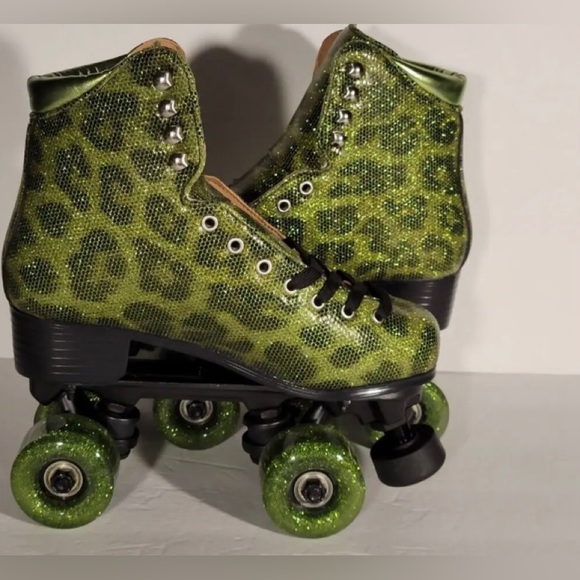 - Rollstar Roller Skate in Green Leopard jessica Simpson new - Picture 7 of 9